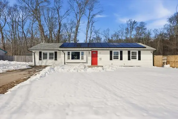 32 Foothill Rd, Brockton, MA 02302