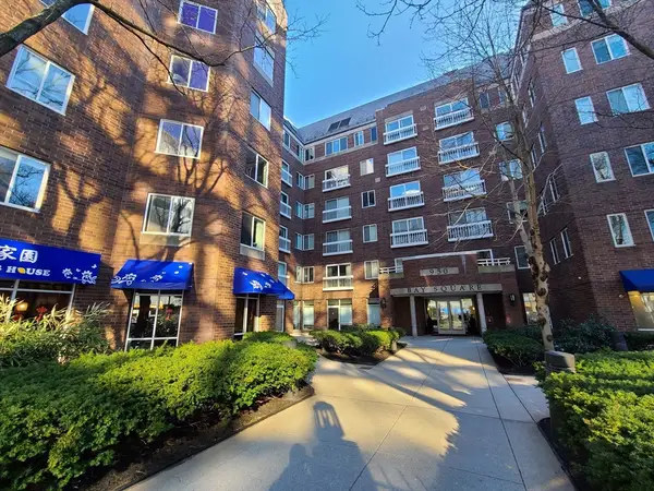 950 Massachusetts Ave #307, Cambridge, MA 02139