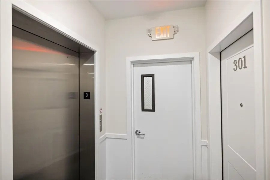 17 Holland Street #301, Somerville, MA 02144 - #3