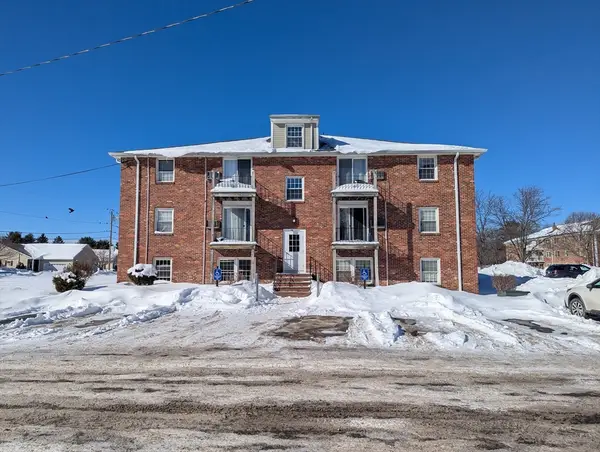 10 Woodman Way #8, Newburyport, MA 01950