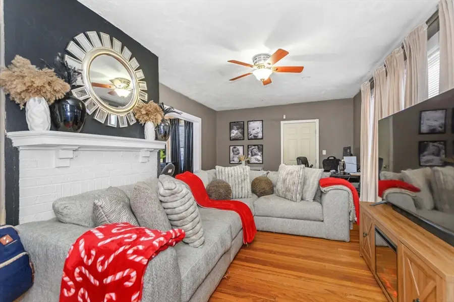 146 Manomet St, Brockton, MA 02301 - #3