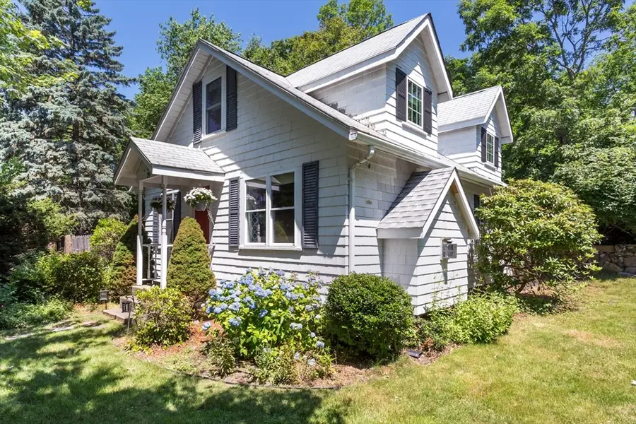 29 Elm St, Franklin, MA 02038 - #3