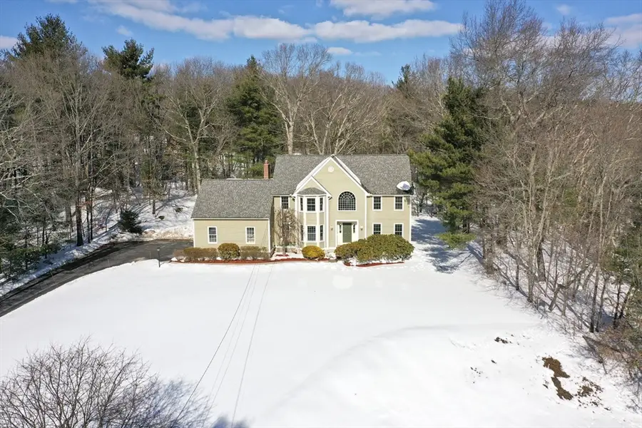 18 Bubbling Brook Rd, Franklin, MA 02038 - #3