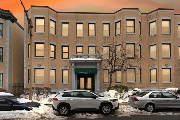 88 Gordon St #305, Boston, MA 02135