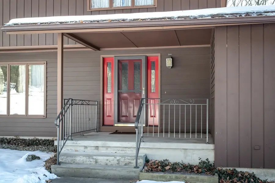 49 Glasgow Dr, Russell, MA 01071 - #3