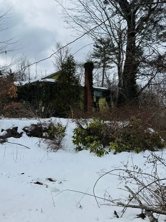 19 Mohawk Ave, East Freetown, MA 02717 - #3