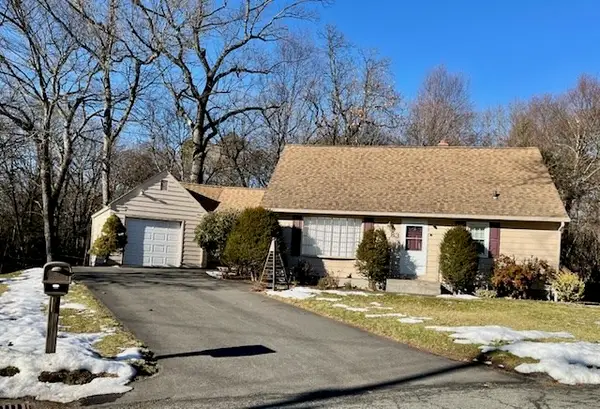 83 Old Farm Rd, Chicopee, MA 01020