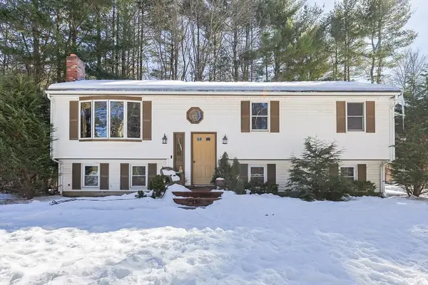 10 Colleen Way, East Bridgewater, MA 02333