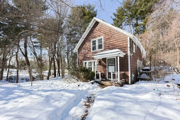 14 Leonard Ln, Holbrook, MA 02343