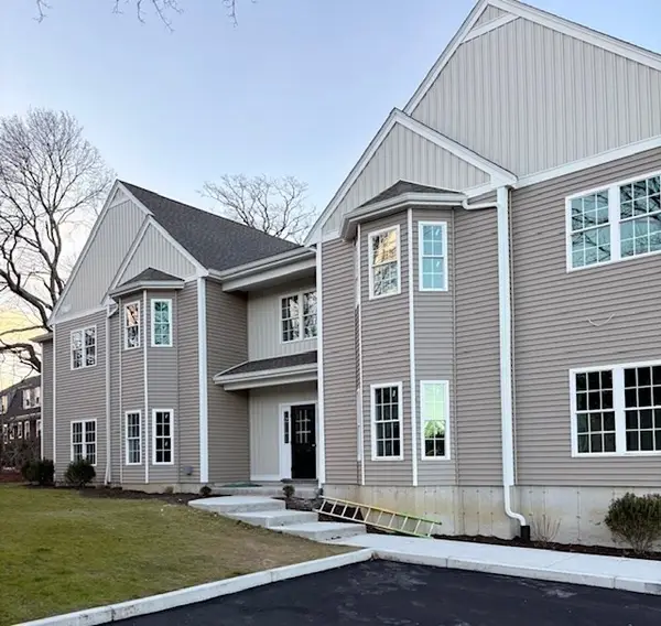 2 S Spooner St #4, Plymouth, MA 02360