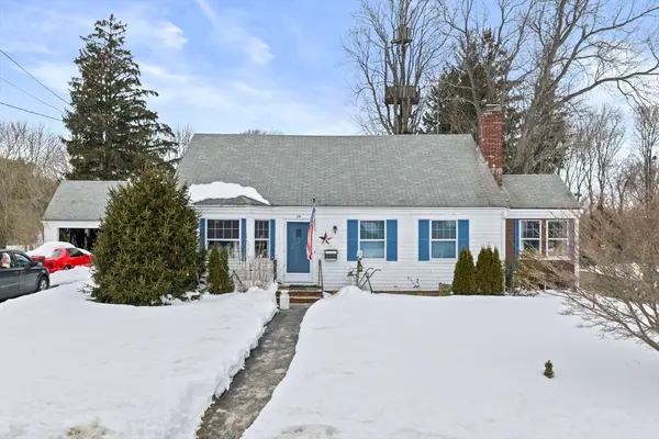 14 Russell Ave, Plymouth, MA 02360
