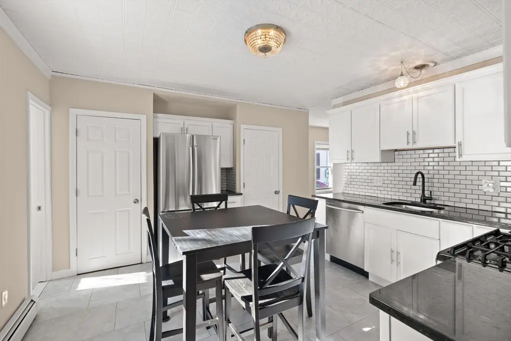 118 W 6th St, Lowell, MA 01850 - #1