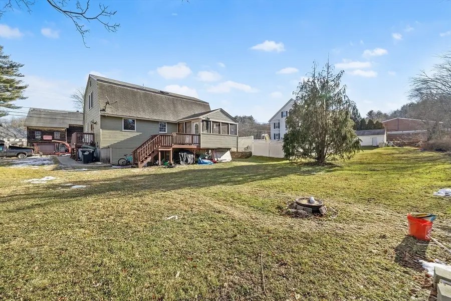 28 Armory Ln, Southbridge, MA 01550 - #3