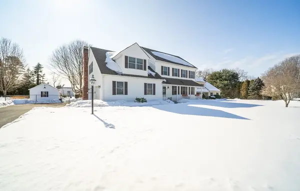 14 Kronvall Ln, East Longmeadow, MA 01028