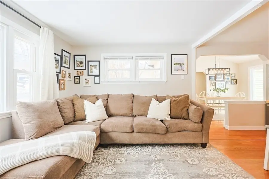 58 Douglas Dr, Bellingham, MA 02019 - #3