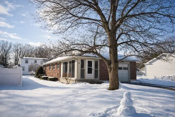 29 Lincoln St, Agawam, MA 01030