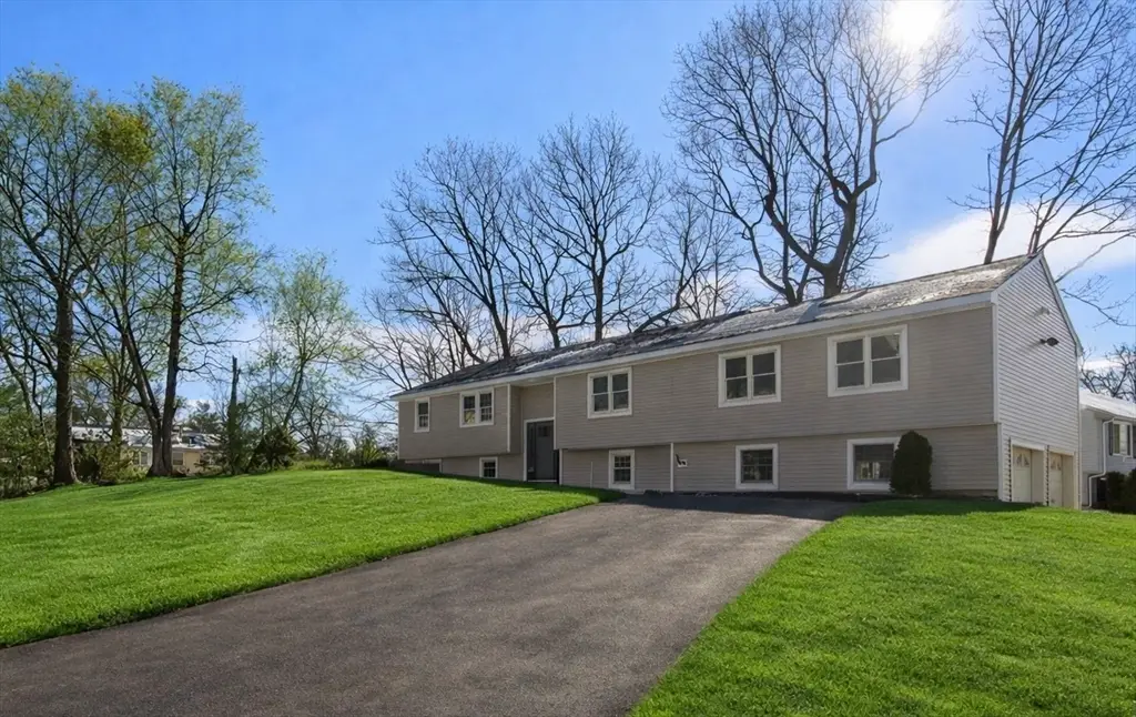 54 Highland Glen Dr, Randolph, MA 02368 - #1