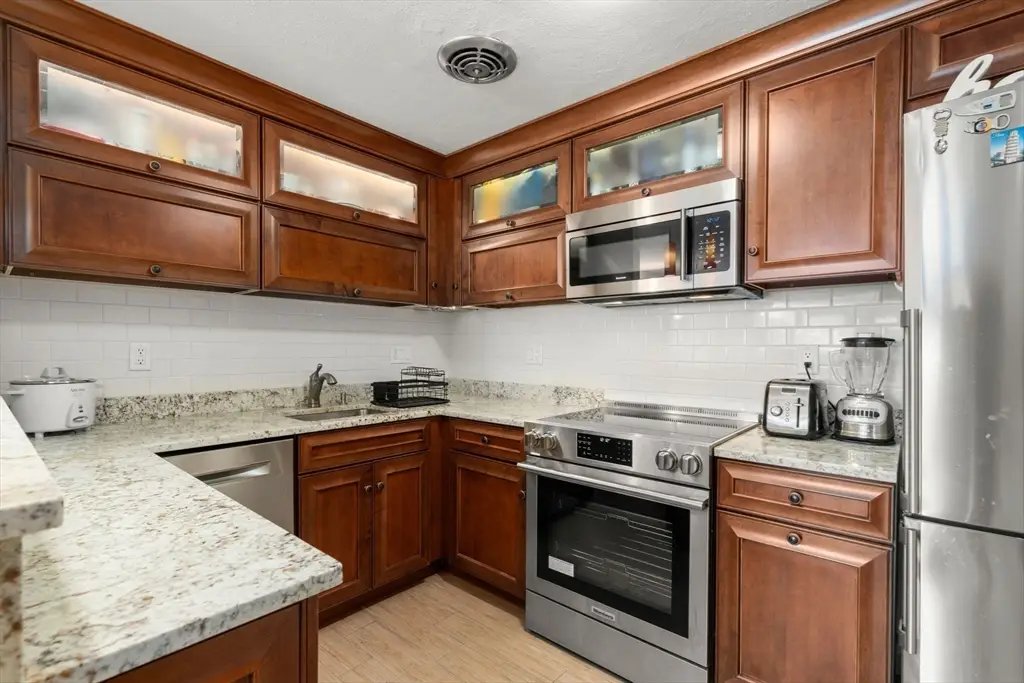 31 Warren St #B1, Waltham, MA 02453 - #1