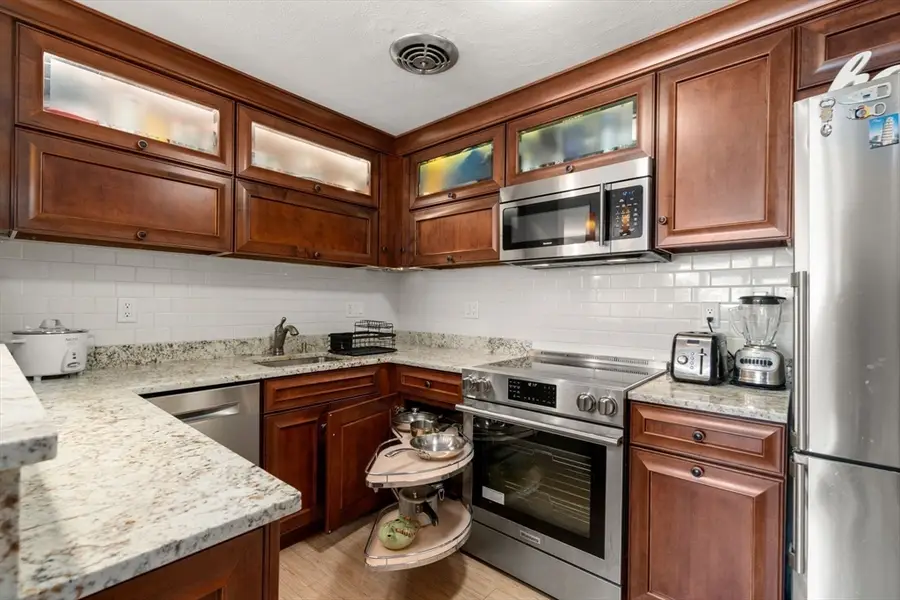 31 Warren St #B1, Waltham, MA 02453 - #2