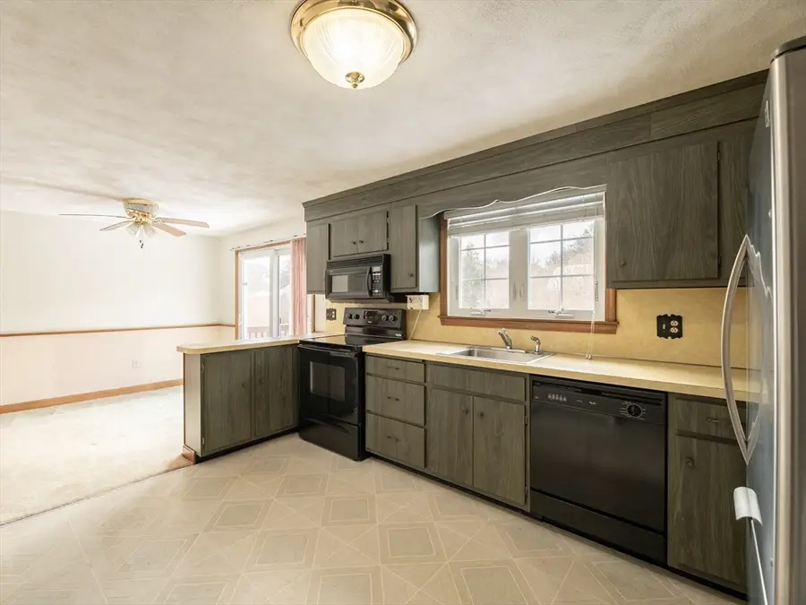 19 Greenview Dr, Plymouth, MA 02360 - #3