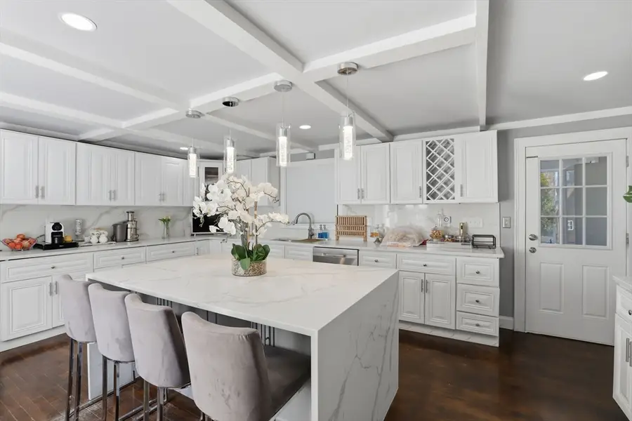 155 York St, Stoughton, MA 02072 - #3