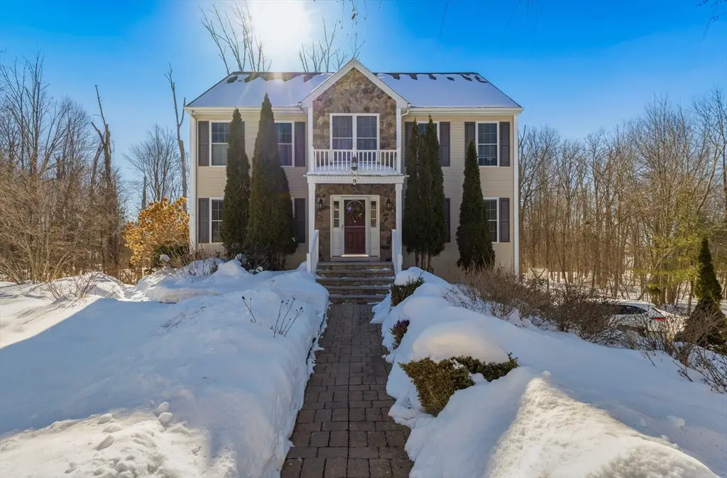 9 Falcon Ln, Haverhill, MA 01832 - #1