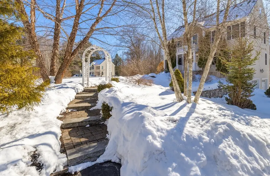 9 Falcon Ln, Haverhill, MA 01832 - #3