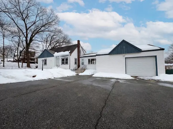 2 Perreault Ave, Billerica, MA 01821