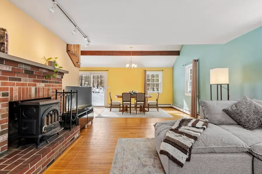 342 Cathy St, Fitchburg, MA 01420 - #3