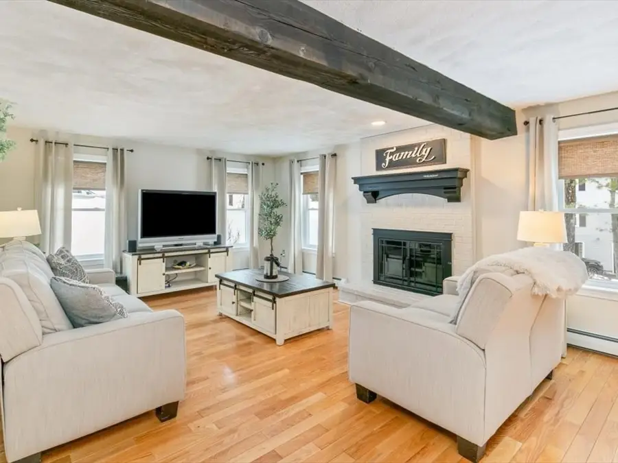 49 Windsor Ln, North Andover, MA 01845 - #3