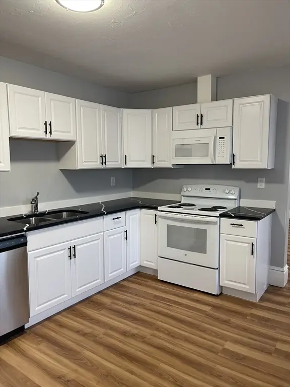 12 Winslow St, Worcester, MA 01609 - #3