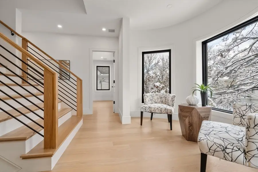 116 Thorndike St #2B, Brookline, MA 02446 - #2