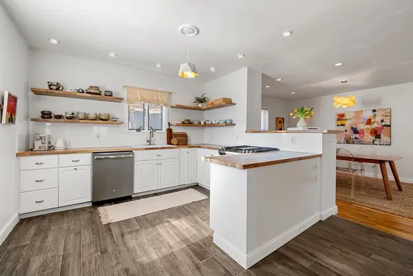 11 Hamilton St, Boston, MA 02125