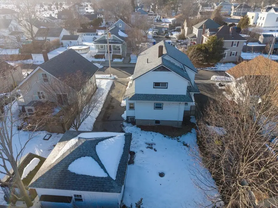 295 Newbury St, Fall River, MA 02720 - #3