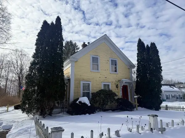 8 Maple Street, Upton, MA 01568