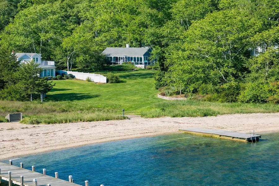 16 Frog Hollow, Vineyard Haven, MA 02557 - #2