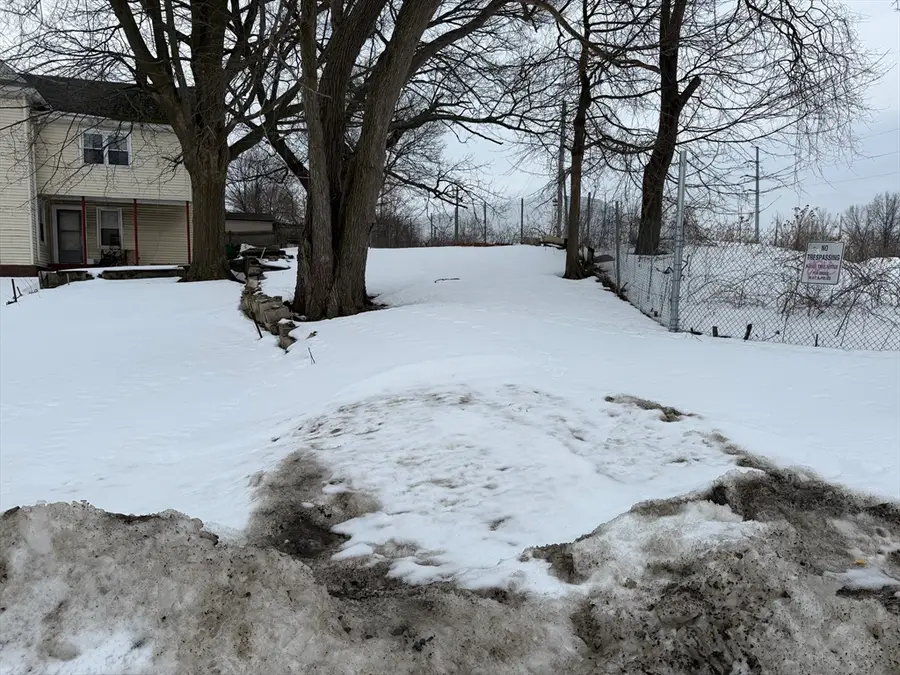 39 Moore, Lowell, MA 01852 - #3