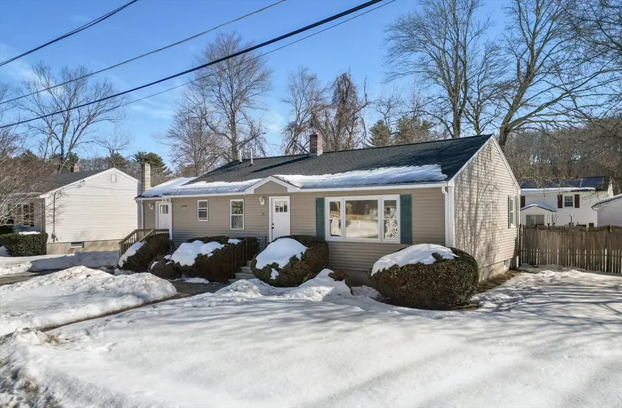 15 Robin Lane, Lowell, MA 01854 - #2