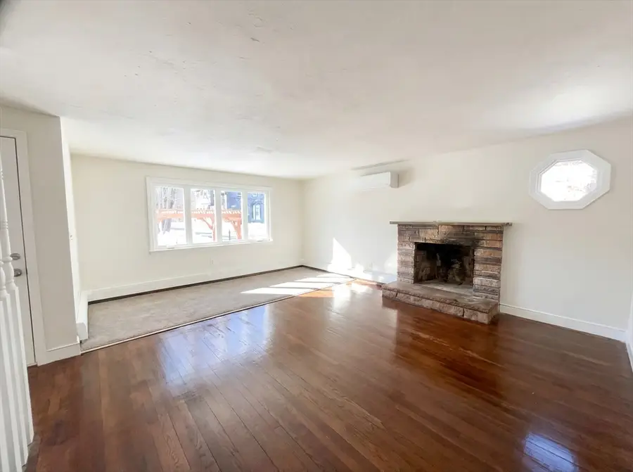 52 General Cobb St, Taunton, MA 02780 - #3