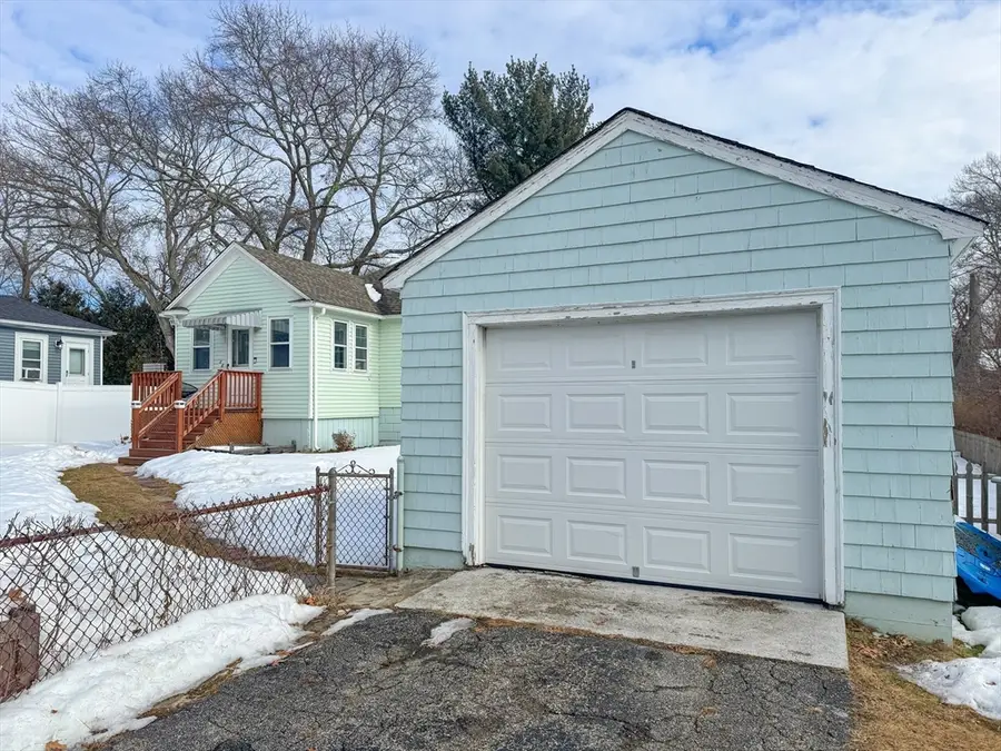 28 Burgess Dr, Warwick, RI 02886 - #3