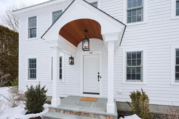 62 Tucker Ln, Dartmouth, MA 02747