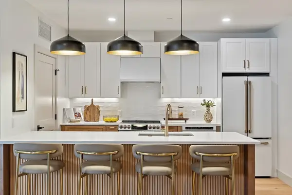 1025 Massachusetts Avenue #204, Arlington, MA 02476