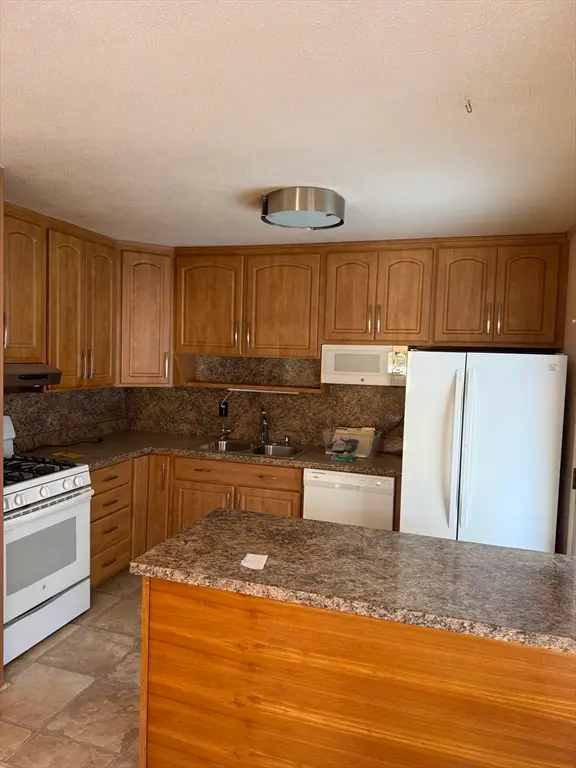 40 Sheridan Rd, Marlborough, MA 01752 - #2