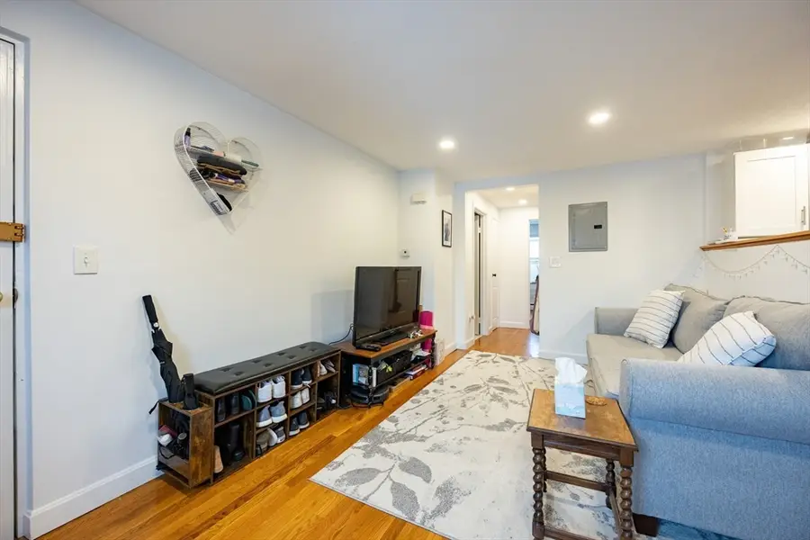 8 Avon St #10, Somerville, MA 02143 - #3