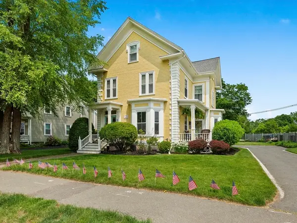 5 Holten St, Danvers, MA 01923