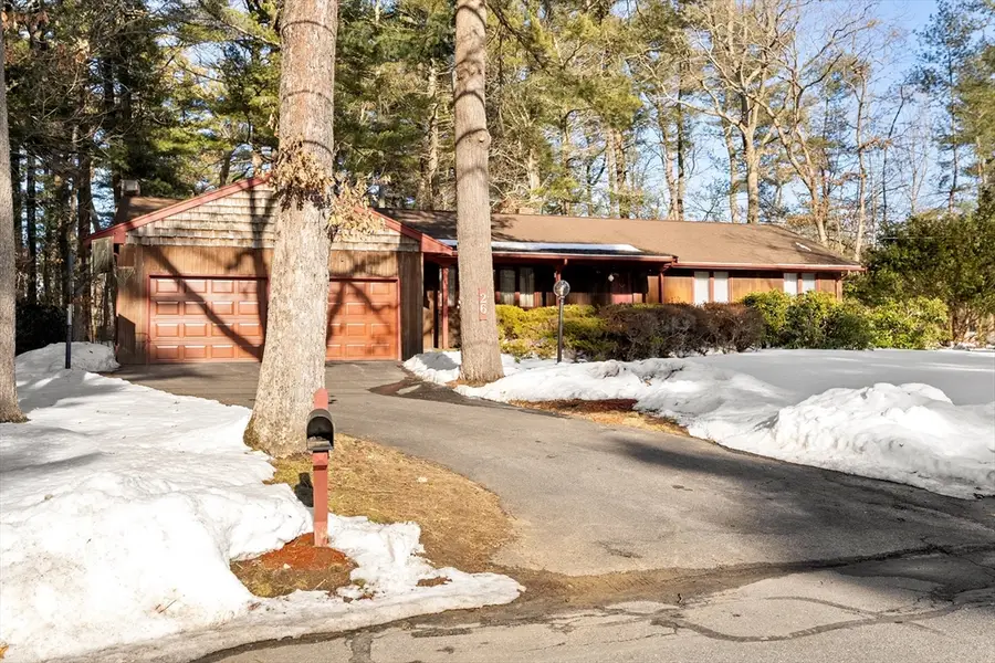 26 Nottingham Dr, Raynham, MA 02767 - #3