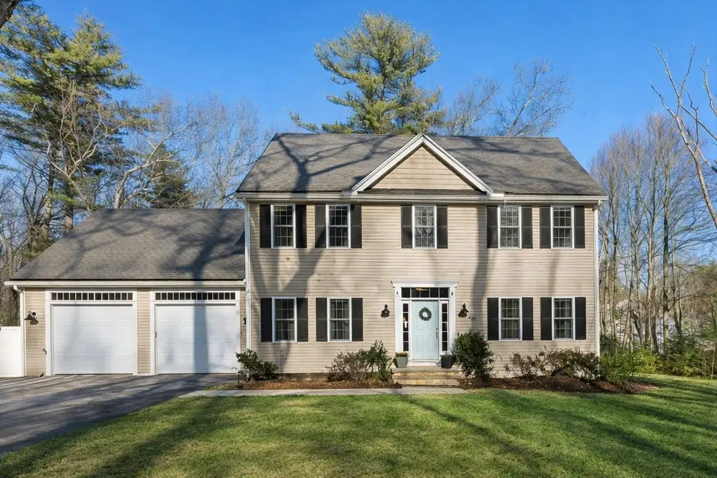 578 Carpenter Rd, Northbridge, MA 01588 - #1