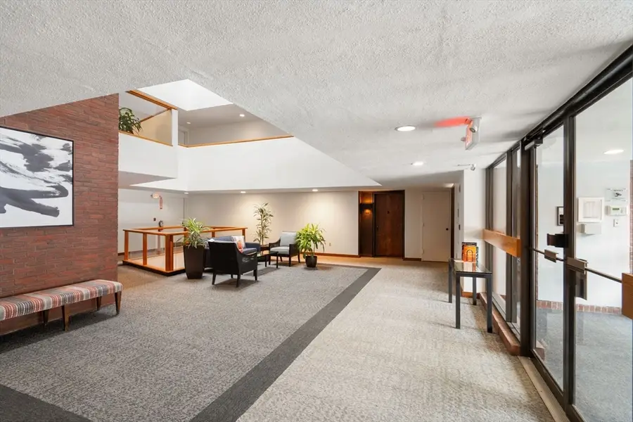 85 Grove St #203, Wellesley, MA 02482 - #2