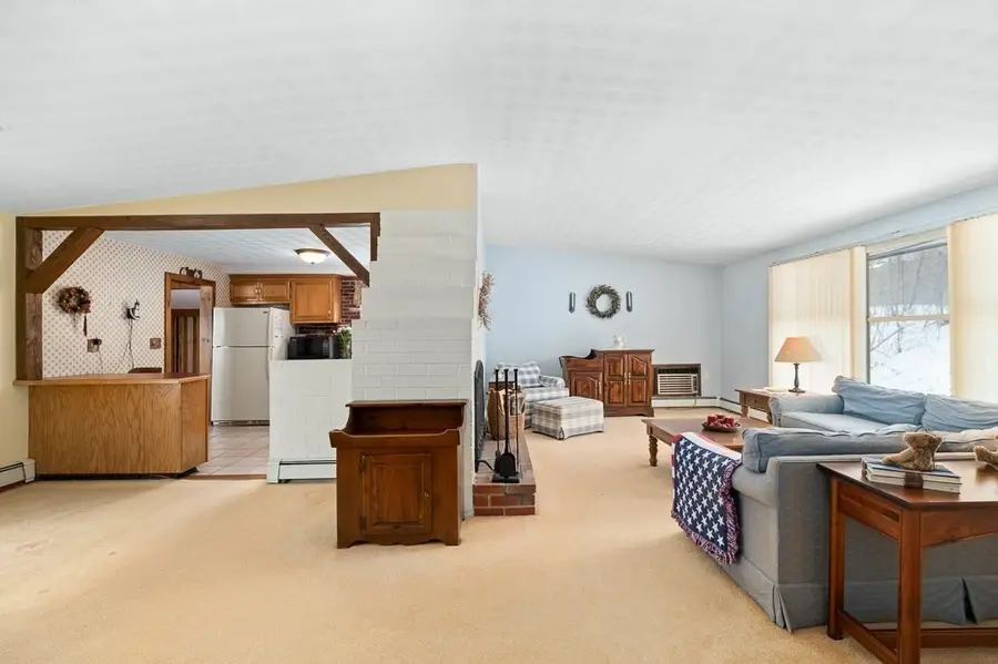 14 Grove St, Danvers, MA 01923 - #3