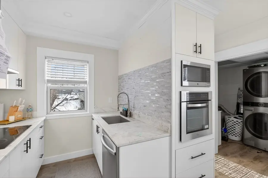 103 Henshaw St, Worcester, MA 01603 - #3